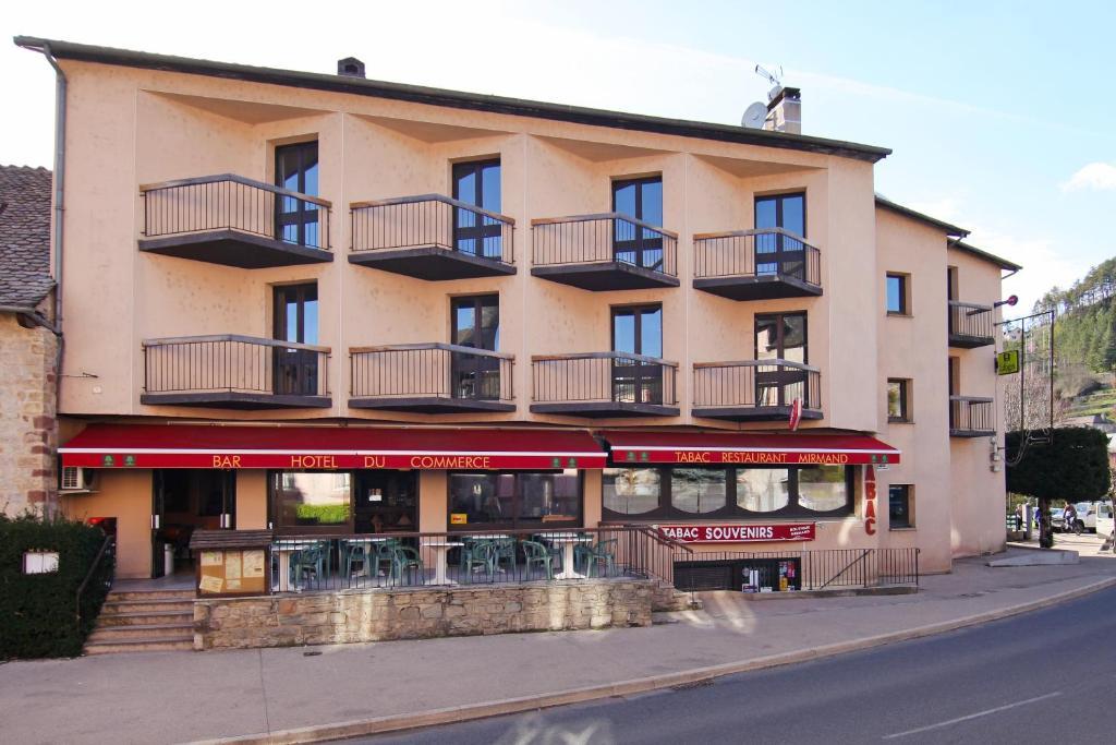 Logis Hotel Restaurant Du Commerce La Canourgue Exteriör bild