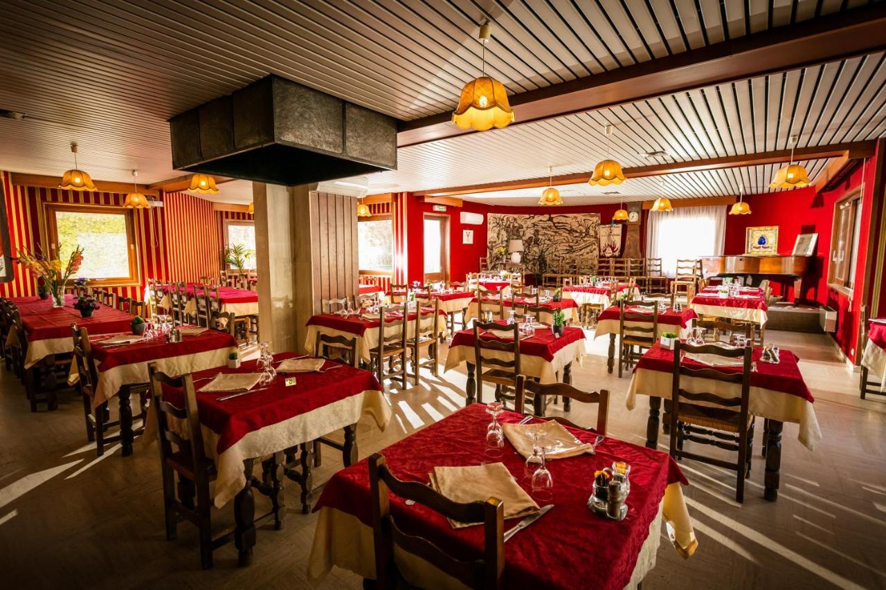 Logis Hotel Restaurant Du Commerce La Canourgue Rum bild
